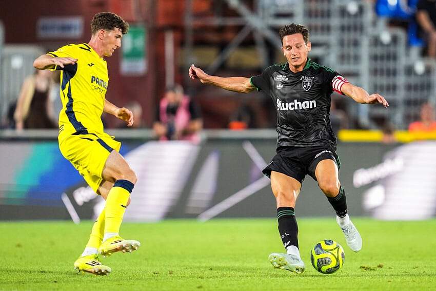 Florian Thauvin Langsung Pikat Hati Publik RC Lens, Jadi Idola Baru di Pramusim